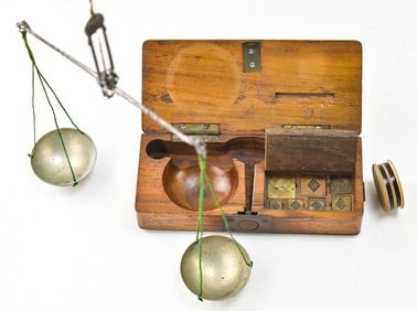 19TH CENTURY PRECISION JEWELER'S OR GOLD SCALE