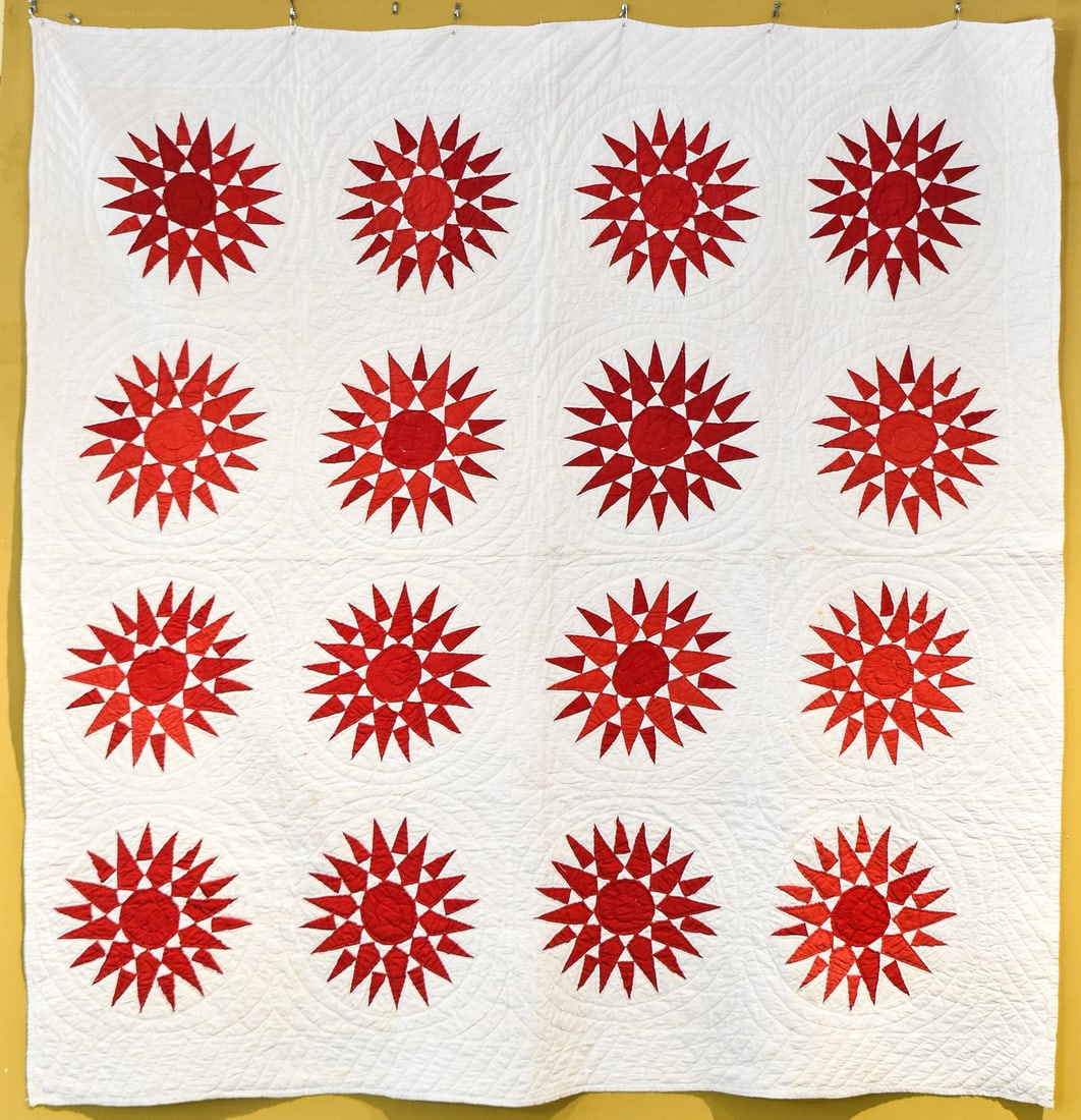 MARINER'S COMPASS OR SUNBURST APPLIQUE QUILT (1 of 3)