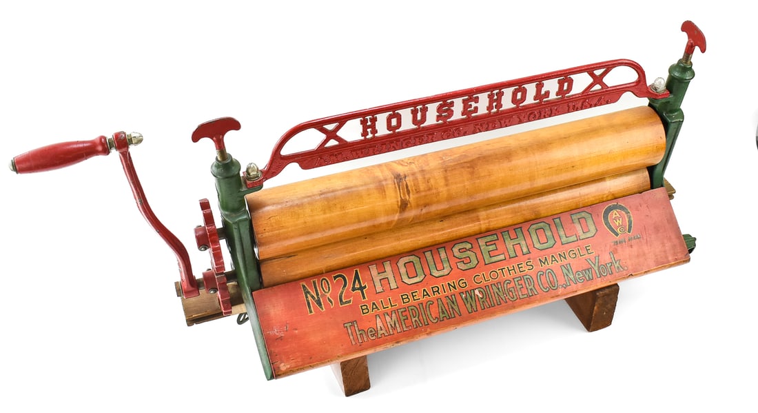 THE AMERICAN WRING CO. CAST IRON HOUSEHOLD NO. 24 CLOTHES WRINGER (1 of 2)