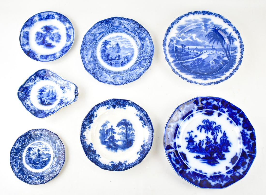 ASSORTED ENGLISH FLOW-BLUE CHINOISERIE IRONSTONE PLATES (1 of 5)