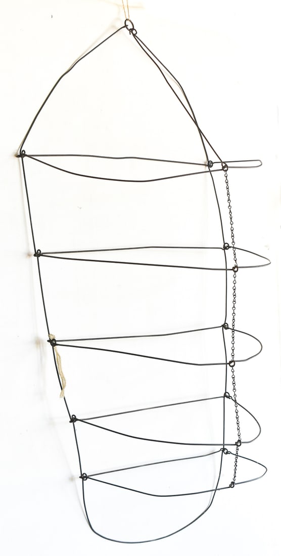 C. 1900 WIRE DRYING RACK (1 of 2)