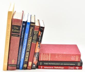 VINTAGE MEDICAL BOOK ASSORTMENT: RADIOISOTOPE THERAPY, MOLECULAR PATHOLOGY, CELLULAR IMMUNOLOGY