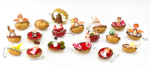 VINTAGE CHRISTMAS ORNAMENTS: WALNUT & ACORN FIGURALS
