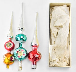 THREE VINTAGE GERMAN OR AUSTRIAN (ATTR.) BLOWN GLASS TREE TOPPERS