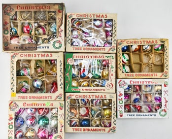 ASSORTED VINTAGE CHRISTMAS BALL & INDENT GLASS TREE ORNAMENTS