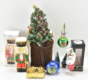 ASSORTED VINTAGE CHRISTMAS ITEMS