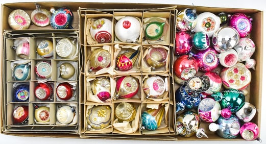 ASSORTMENT OF ANTIQUE & VINTAGE INDENT-STYLE ORNAMENTS