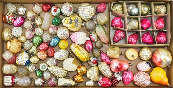 ASSORTMENT OF ANTIQUE & VINTAGE GLASS ORNAMENTS