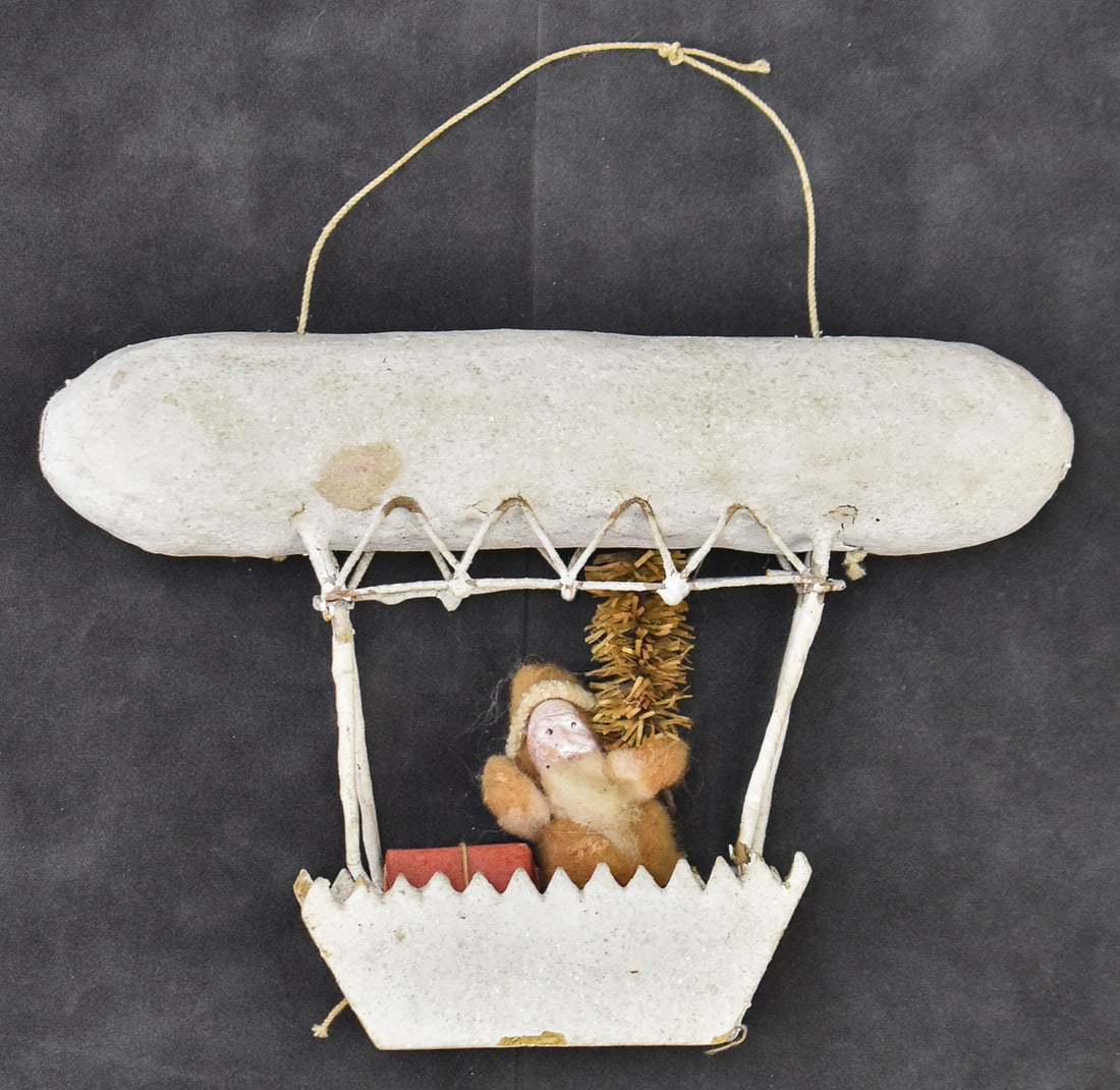 ANTIQUE SANTA CLAUS ZEPPELIN CANDY CONTAINER (1 of 2)