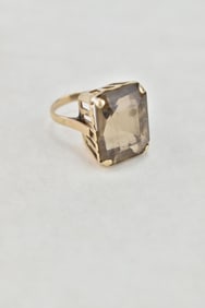 14K YELLOW GOLD AND SMOKEY TOPAZ RING