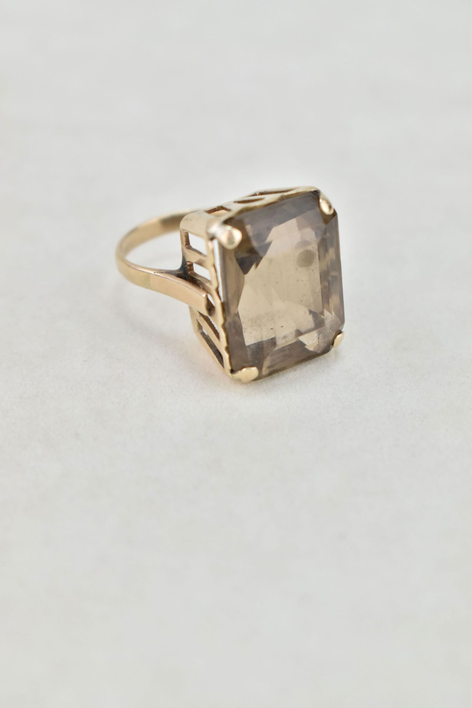 14K YELLOW GOLD AND SMOKEY TOPAZ RING (1 of 5)