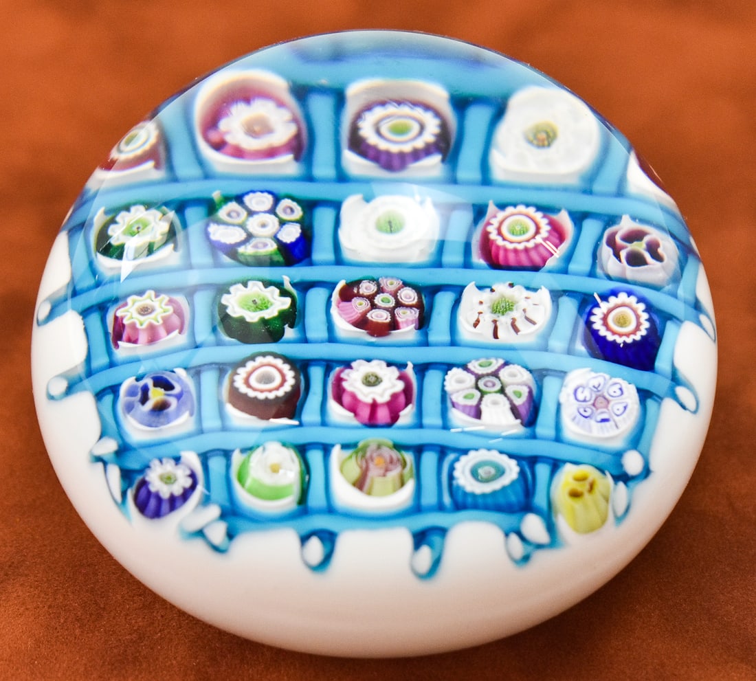 GARY SCRUTTON PARABELLE GLASS SIGNED CHECKERBOARD PAPERWEIGHT (1 of 4)