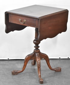 ANTIQUE MAHOGANY DROP-LEAF SIDE TABLE