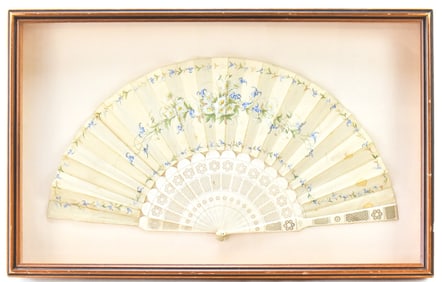 19TH CENTURY BONE & HAND-PAINTED SILK BRISE FAN