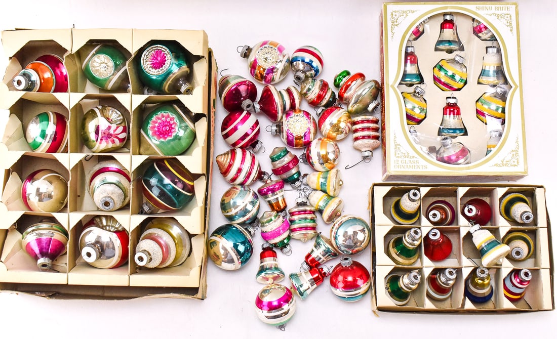 ASSORTED VINTAGE BOXED SHINY BRITE GLASS ORNAMENTS (1 of 3)