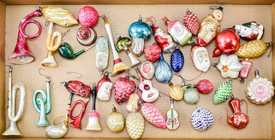 COLLECTION OF ANTIQUE & VINTAGE GLASS ORNAMENTS