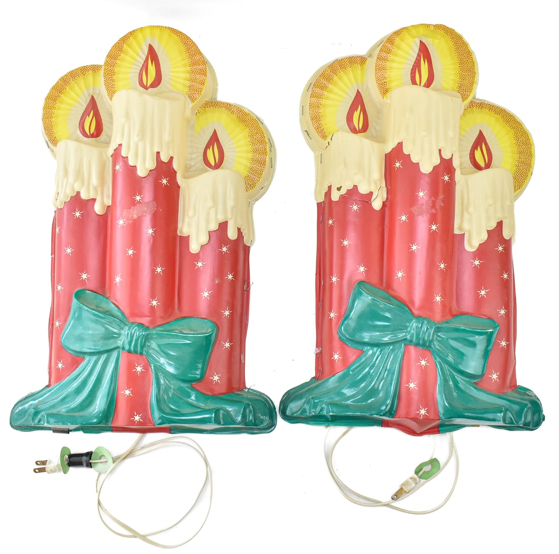 PAIR OF CHRISTMAS CANDLE WALL LIGHTS (1 of 3)