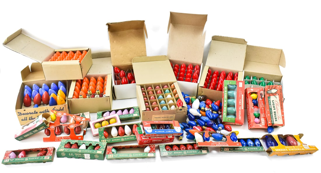 VINTAGE CHRISTMAS C-7 & C-9 BULBS: WOOLWORTH'S, GENERAL ELECTRIC, MAZDA (1 of 4)