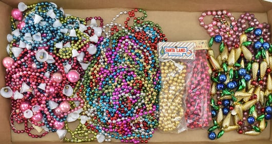 VINTAGE CHRISTMAS BEADED GARLANDS: BRITE STAR 'SANTA LAND'