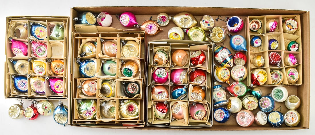 ASSORTED VINTAGE CHRISTMAS GLASS TREE ORNAMENTS (1 of 6)