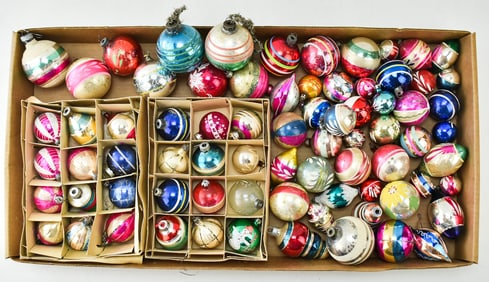 ASSORTED VINTAGE CHRISTMAS GLASS TREE ORNAMENTS