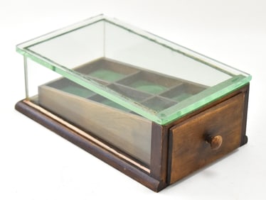 EARLY 20th C. COUNTERTOP GLASS DISPLAY CASE WITH DRAWER