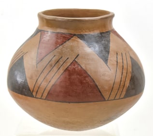 MATA ORTIZ PUEBLO POTTERY (ATTR.) VASE