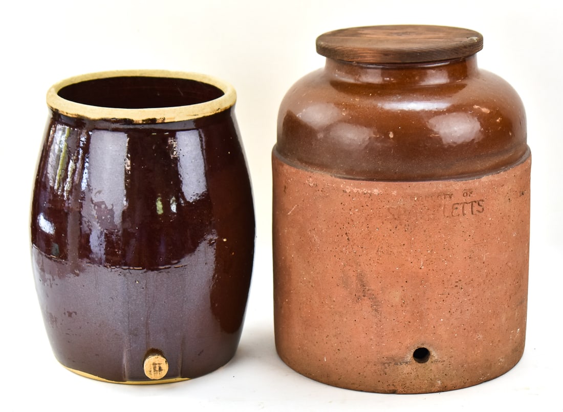 1920s-30s SPARKLETTS WATER COOLER & STONEWARE CROCK WITH PLUG: A circa 1920s-30s Sparkletts stoneware water cooler with wood lid and spigot, measuring 14" H x 11" W x 11" D, and a brown salt-glazed stoneware crock with bottom plug.