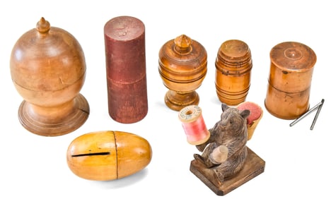 ASSORTED PRIMITIVE SEWING ITEMS