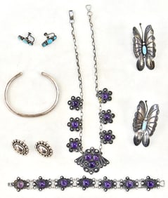 ASSORTMENT OF STERLING SILVER JEWELRY