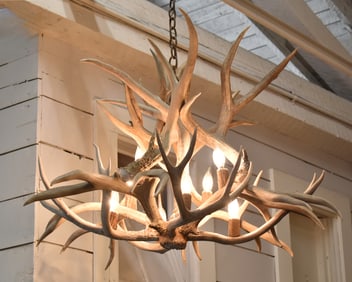8-LIGHT ELK RACK CHANDELIER