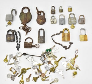 COLLECTION OF ANTIQUE & VINTAGE LOCKS & KEYS