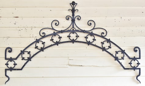 VICTORIAN WROUGHT IRON GATE CROWN