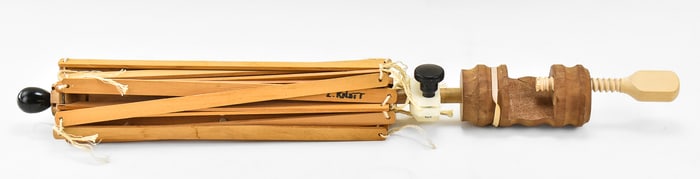 VINTAGE WOODEN UMBRELLA SWIFT