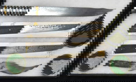 ASSORTED CARBON STEEL BLADES, FIXED BLADE KNIFE, & WW2 104TH INFANTRY DIVISION PATCHES