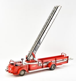 DOEPKE MODEL TOYS ROSSMOYNE AERIAL LADDER TRUCK