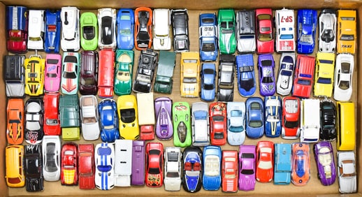 COLLECTION OF DIE-CAST TOY CARS: MATCHBOX, HOT WHEELS, MAISTO, & MORE