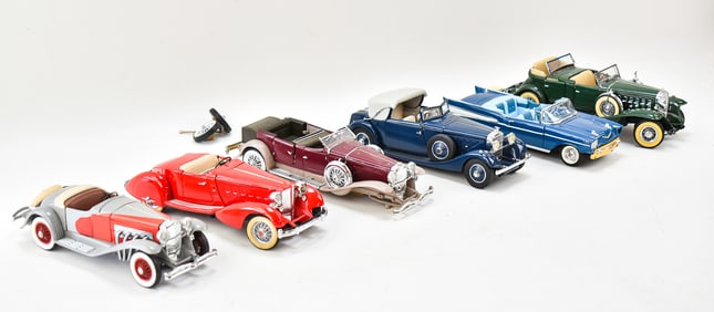 COLLECTION OF DANBURY MINT 1:24 SCALE DIECAST CARS