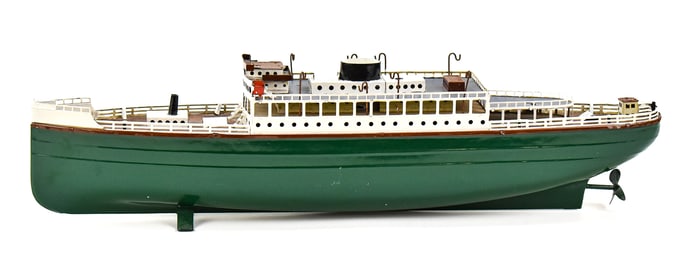 VINTAGE TIN LITHO MODEL SHIP