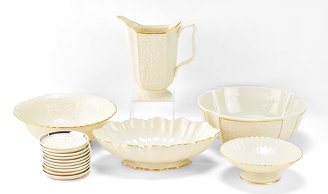 COLLECTION OF LENOX PORCELAIN TABLEWARE