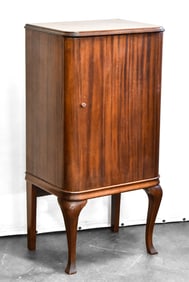 EARLY 20TH C. MAHOGANY MUSIC CABINET