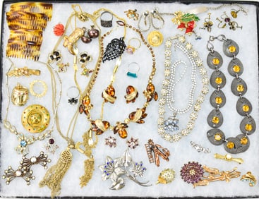 ASSORTED COSTUME JEWELRY