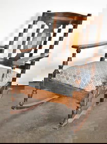 ANTIQUE ROCKING CHAIR