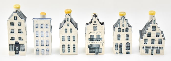 SIX BOLS DISTILLERIES BLUE DELFT MINIATURE BUILDINGS: No. 20, 22, 25, 27-29