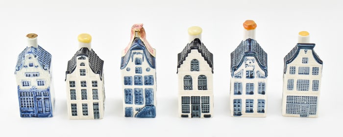 SIX BOLS & RYNBENDE DISTILLERIES BLUE DELFT MINIATURE BUILDINGS: No. 9, 11-13, 15, & 19