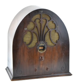 PHILCO MODEL 20 BABY GRAND TUBE CATHEDRAL RADIO