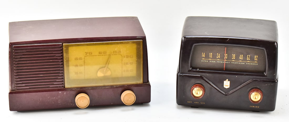 PAIR OF TUBE RADIOS: GENERAL ELECTRIC MODEL 416 & MALLORY MODEL TV-101: A pair of tube radios, including a General Electric Model 416 and a Mallory Model TV-101. The General Electric radio measures 12" L x 6" W x 6.5" H.