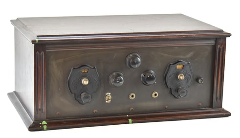 SIGNAL ELECTRIC MANUFACTURING COMPANY TUBE RADIO