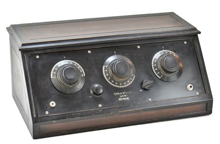 R.E. THOMPSON PARLOR GRAND NEUTRODYNE S60 TUBE RADIO