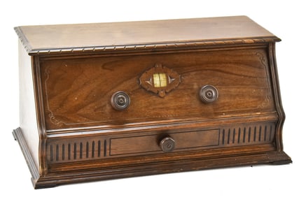 GILFILLAN RADIO CORPORATION MODEL 10 TUBE RADIO